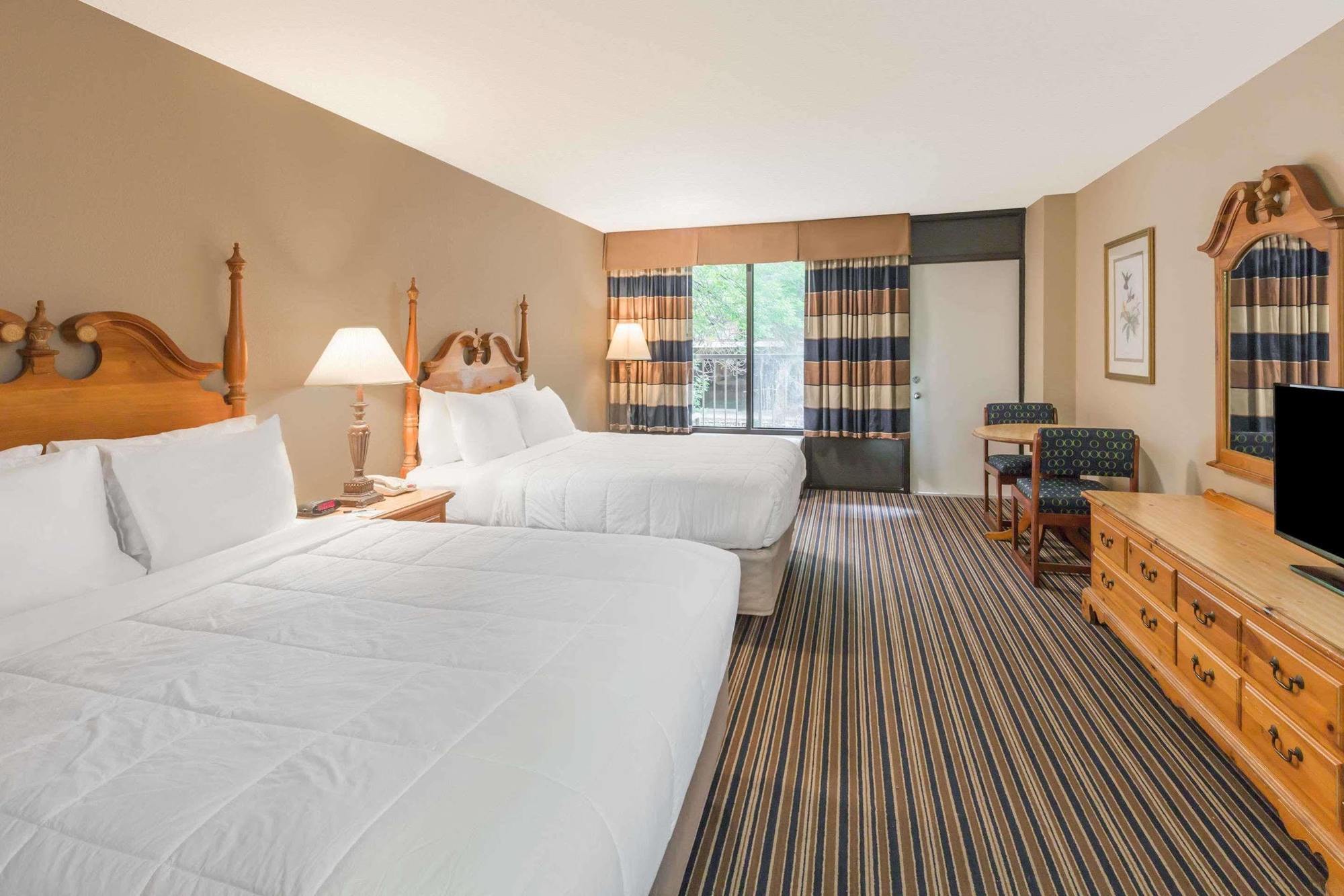 Hotel Surestay By Western